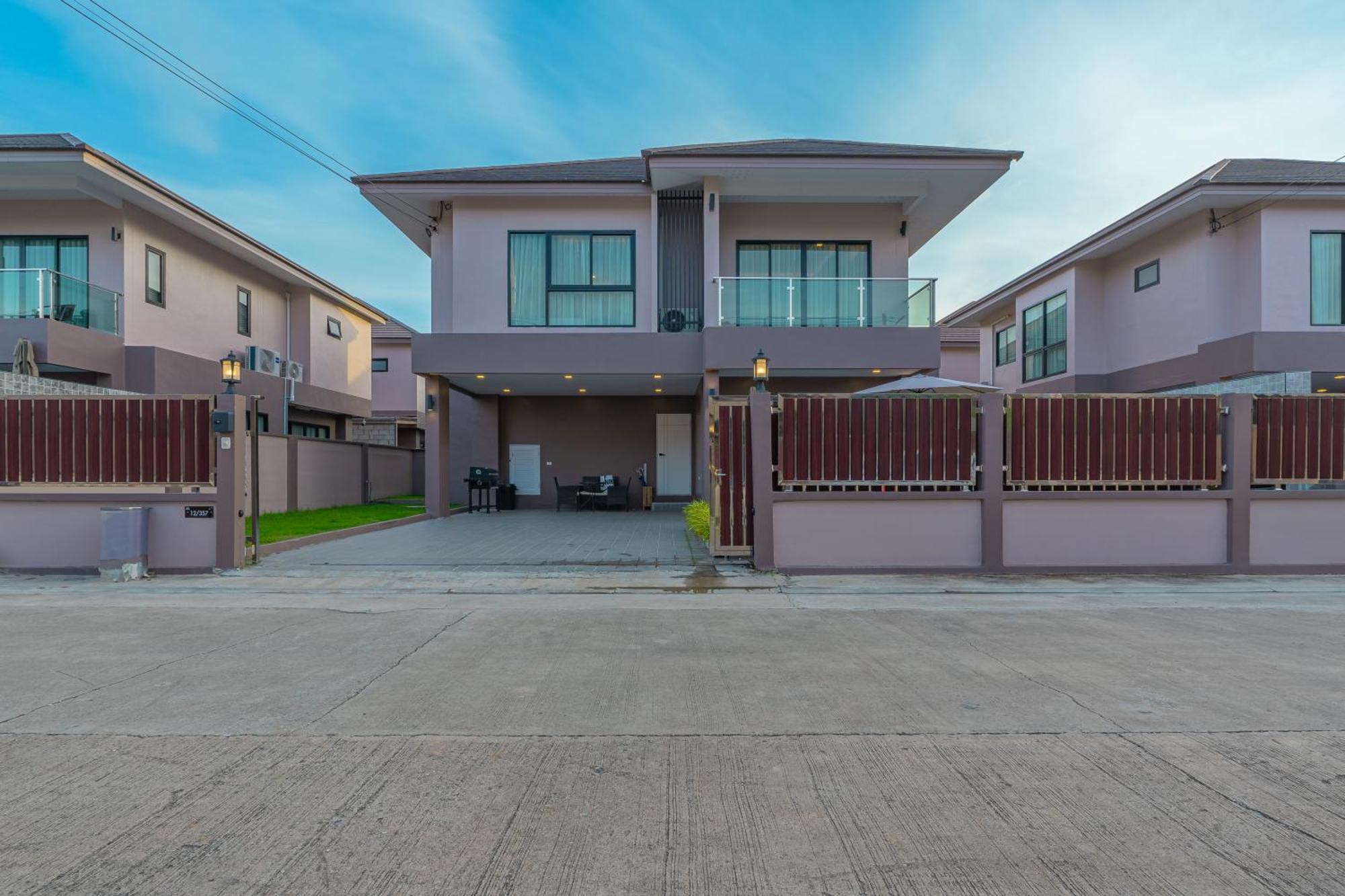 Southern Peak Pool Villa Huay Yai Pattaya Ban Huai Yai エクステリア 写真